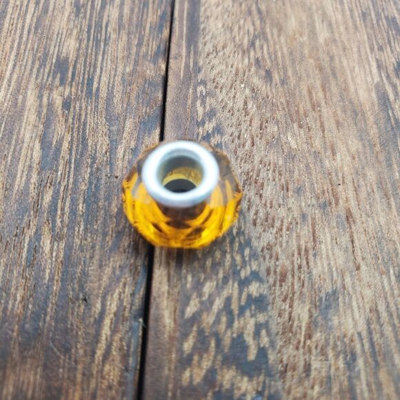 Amber yellow crystallized charm - Picture 1 of 2